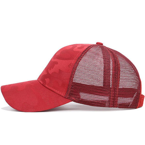 Czerwona kamuflażowa czapka z kucykiem