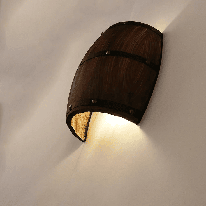 Half ton houten wandlamp