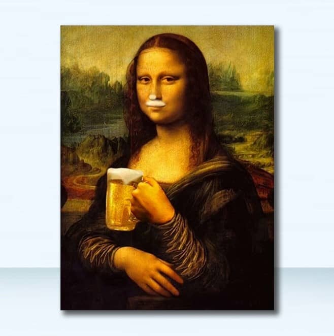 Mona Lisa și posterul ei cu bere