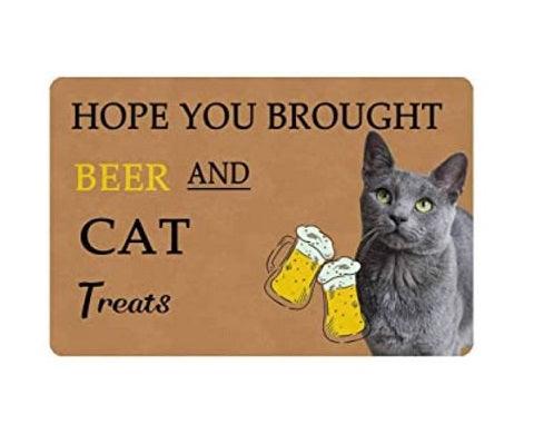 Tapetes para gatos e cerveja