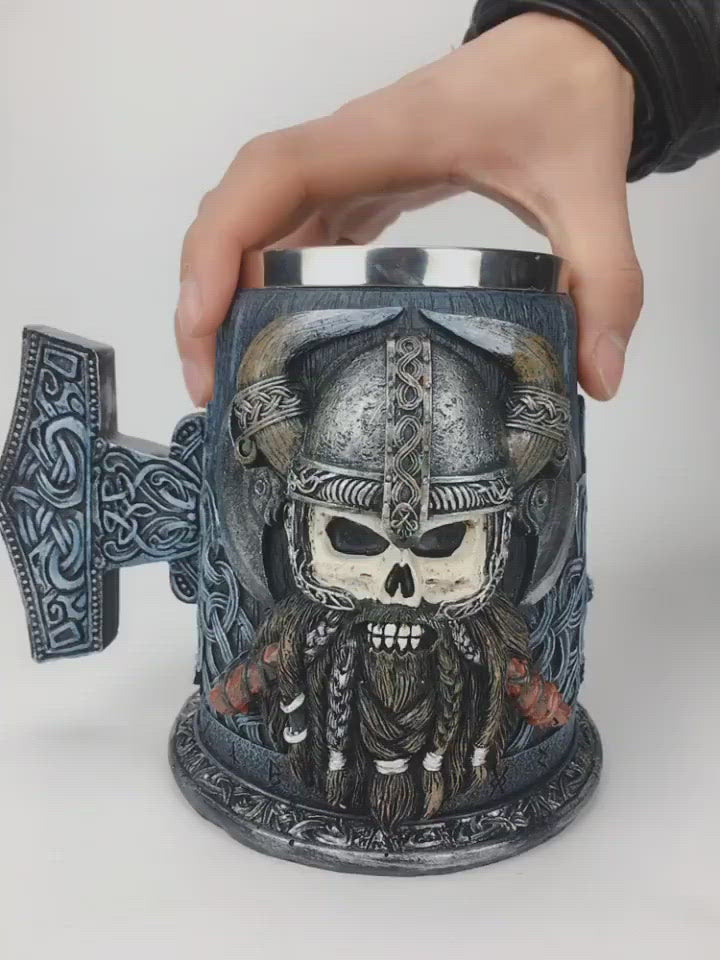 Caneca de caveira viking