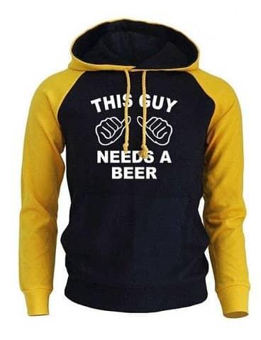 Hoodie deze man heeft een biertje nodig