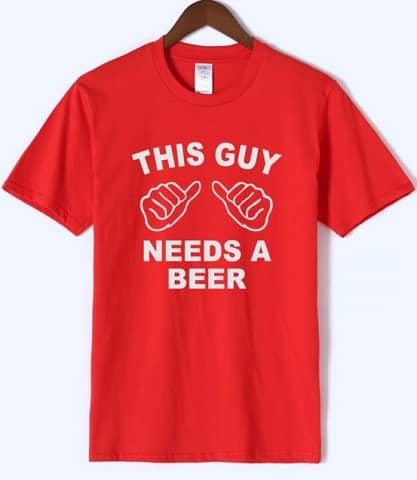 T-shirt este gajo precisa de uma cerveja