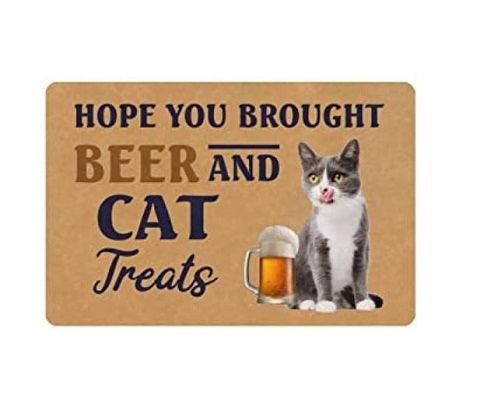 Tapetes para gatos e cerveja