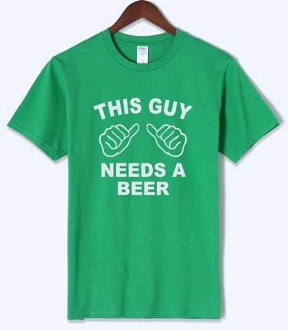 T-shirt deze man heeft een biertje nodig