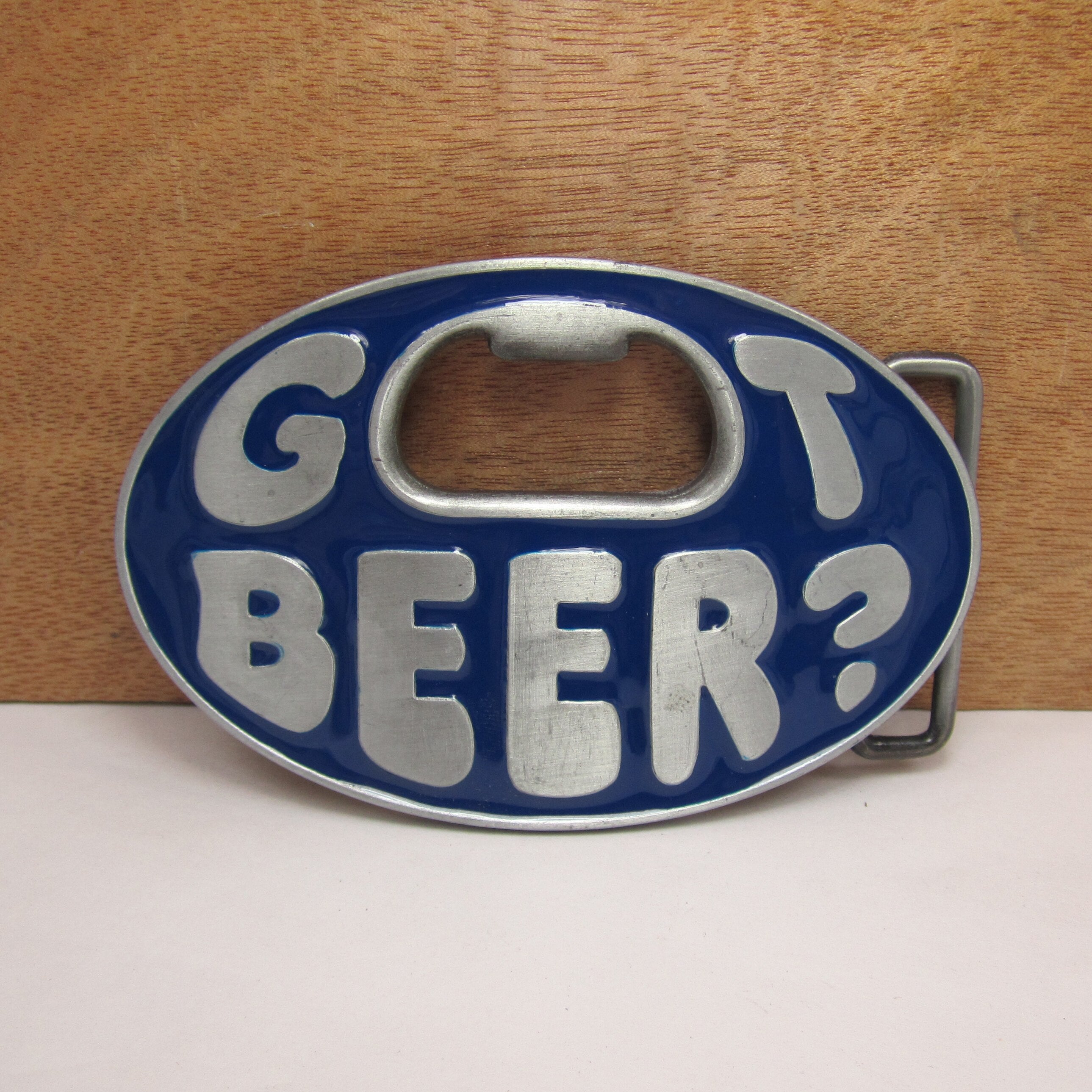 Buckle flesopener kreeg bier