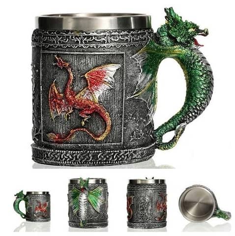 Caneca de cerveja com dragão voador