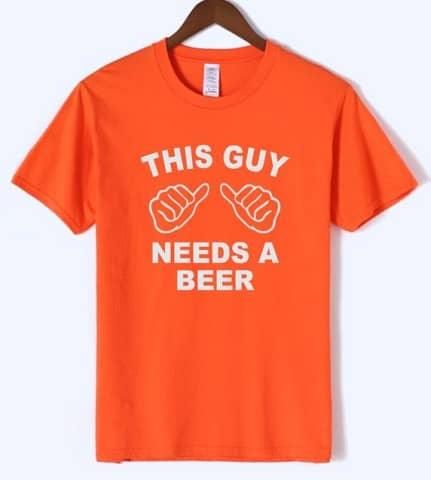 T-shirt este gajo precisa de uma cerveja