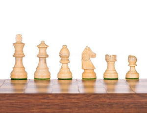 Staunton skaksæt i æske med skakbrikker
