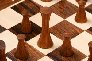 Moderne skakbræt i træ