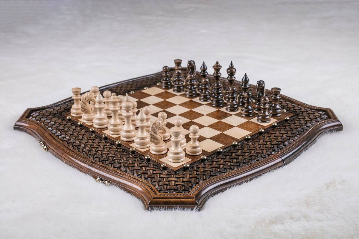Jogo de Xadrez e Gamão com peças e tabuleiro em madeira 40x40