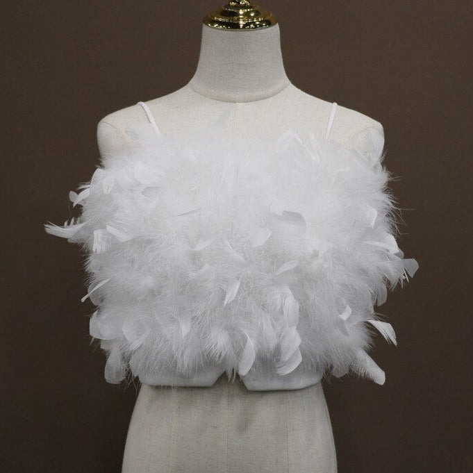 Hvid bustier-top med fjer Hvid bustier-top med fjer