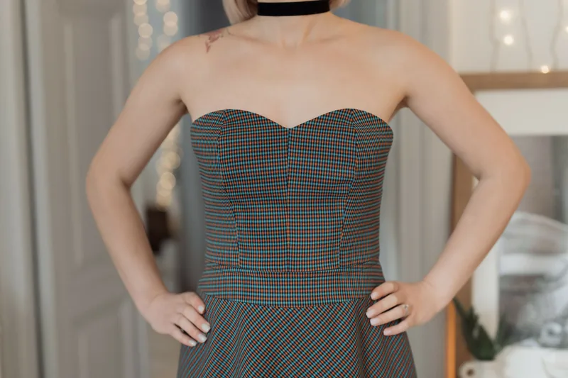 PDF-Schnittmuster für ein elegantes Bustierkleid in den Größen XS bis L