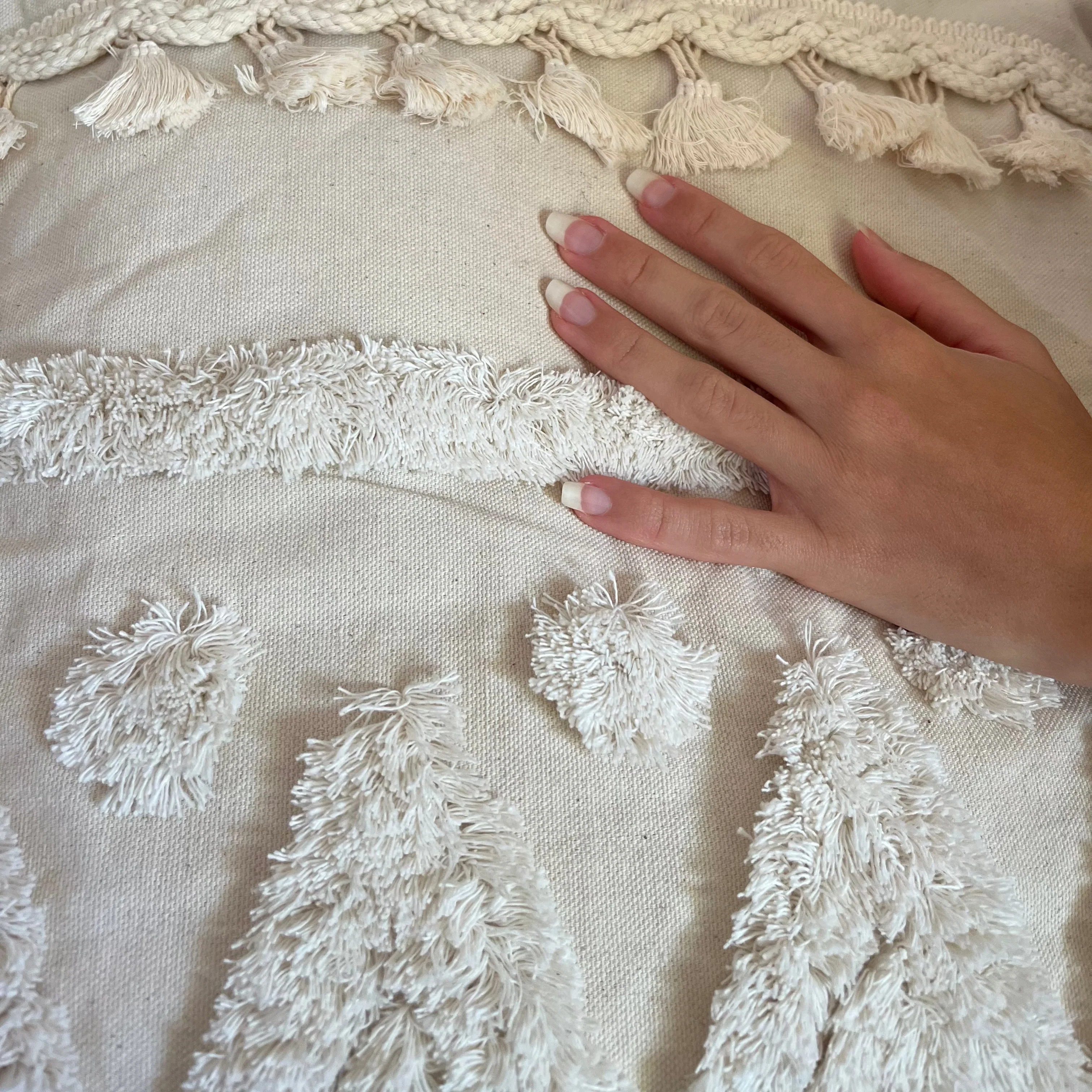 Vyšívaný bohémský polštář s pomponky nebo vzory – výprodej