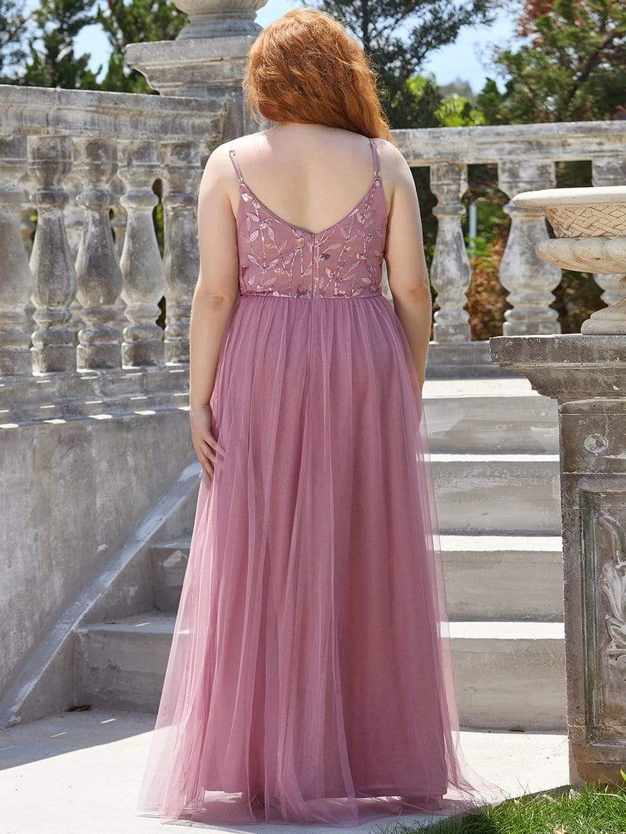 Maxi abito da sposa con spalline sottili in paillettes e ampio scollo a V