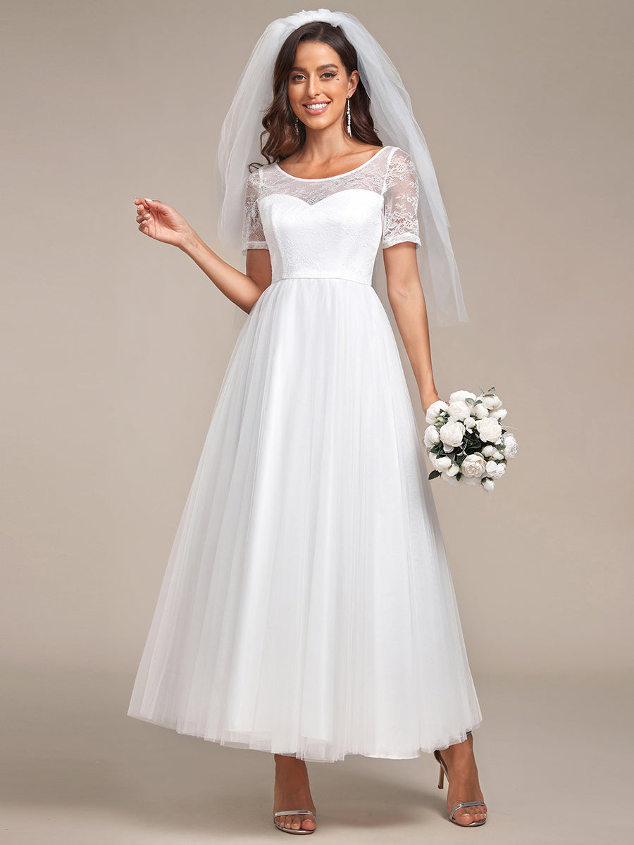 Abito da sposa A-line con pizzi e corsetto a maniche corte