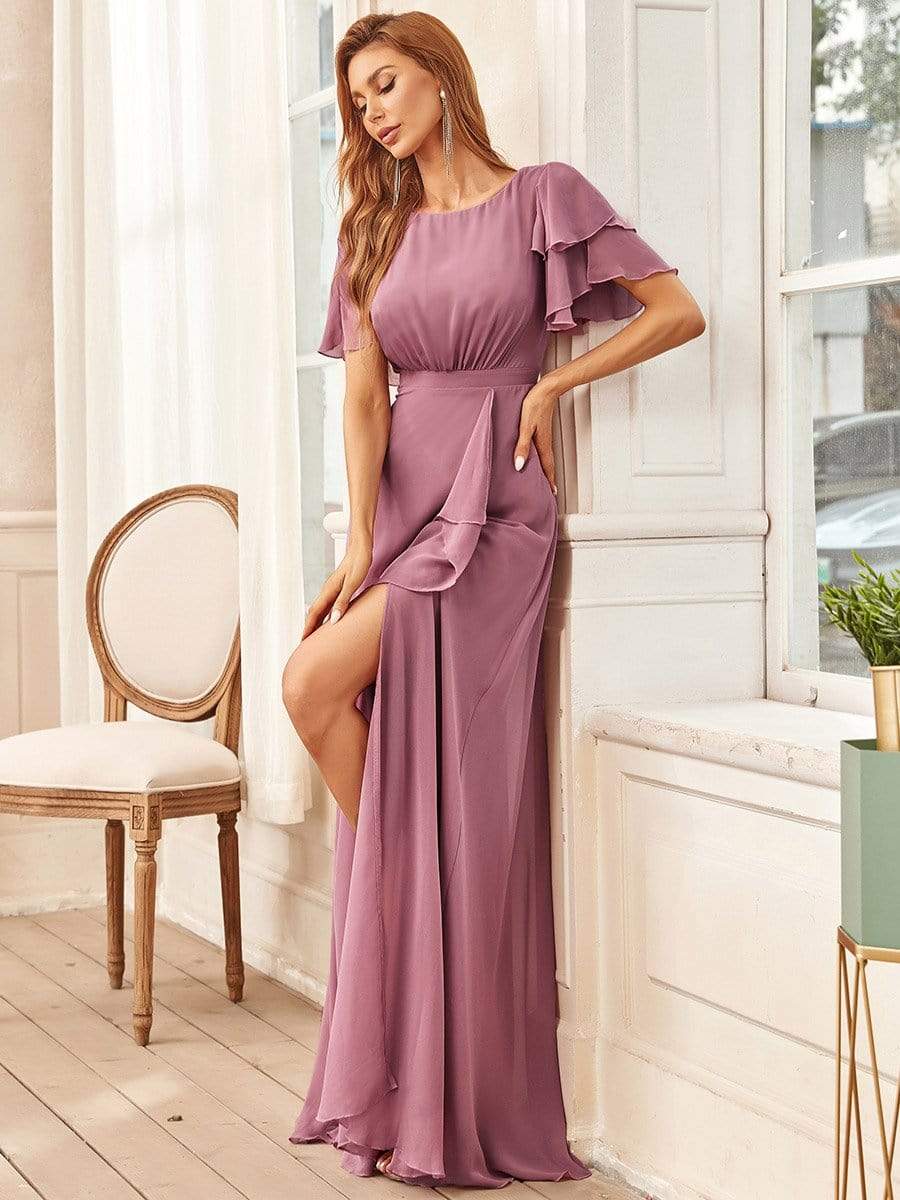 Elegante abito da madre della sposa in chiffon di seta con maniche a volant e a strati