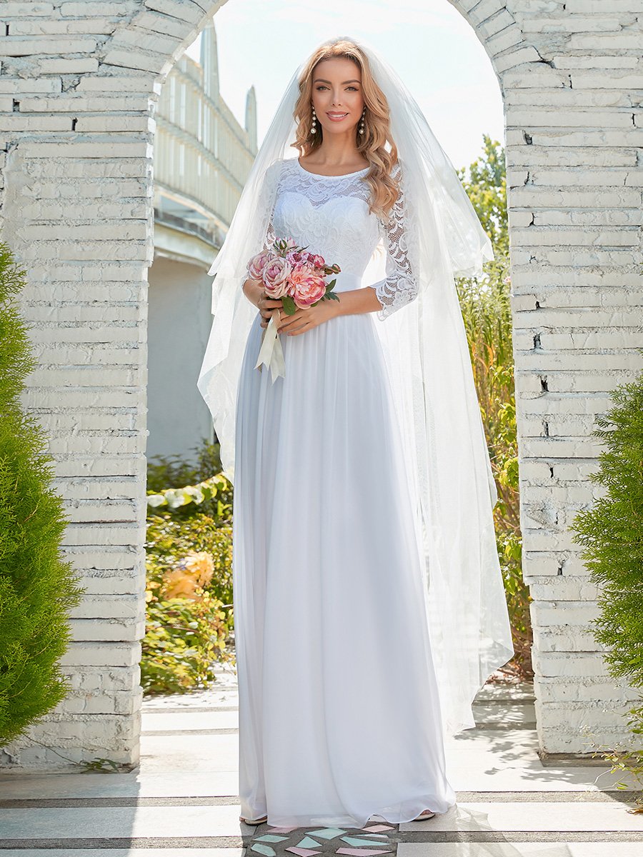 Abito da sposa semplice e casual in pizzo e chiffon