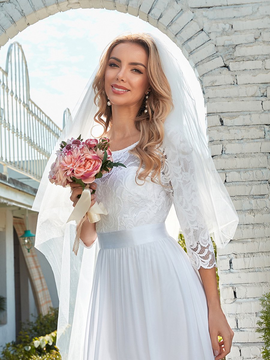 Abito da sposa semplice e casual in pizzo e chiffon