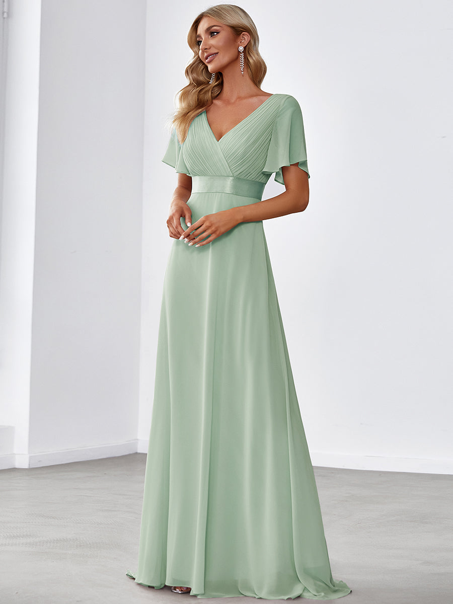 Elegante abito da sposa fluente in chiffon a vita alta