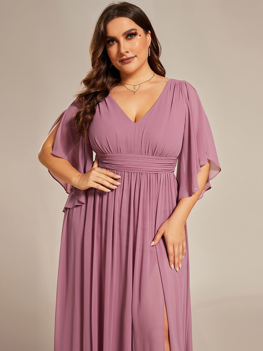 Abito curvy taglia grande in chiffon plissettato con scollo a V e maniche a mezza lunghezza