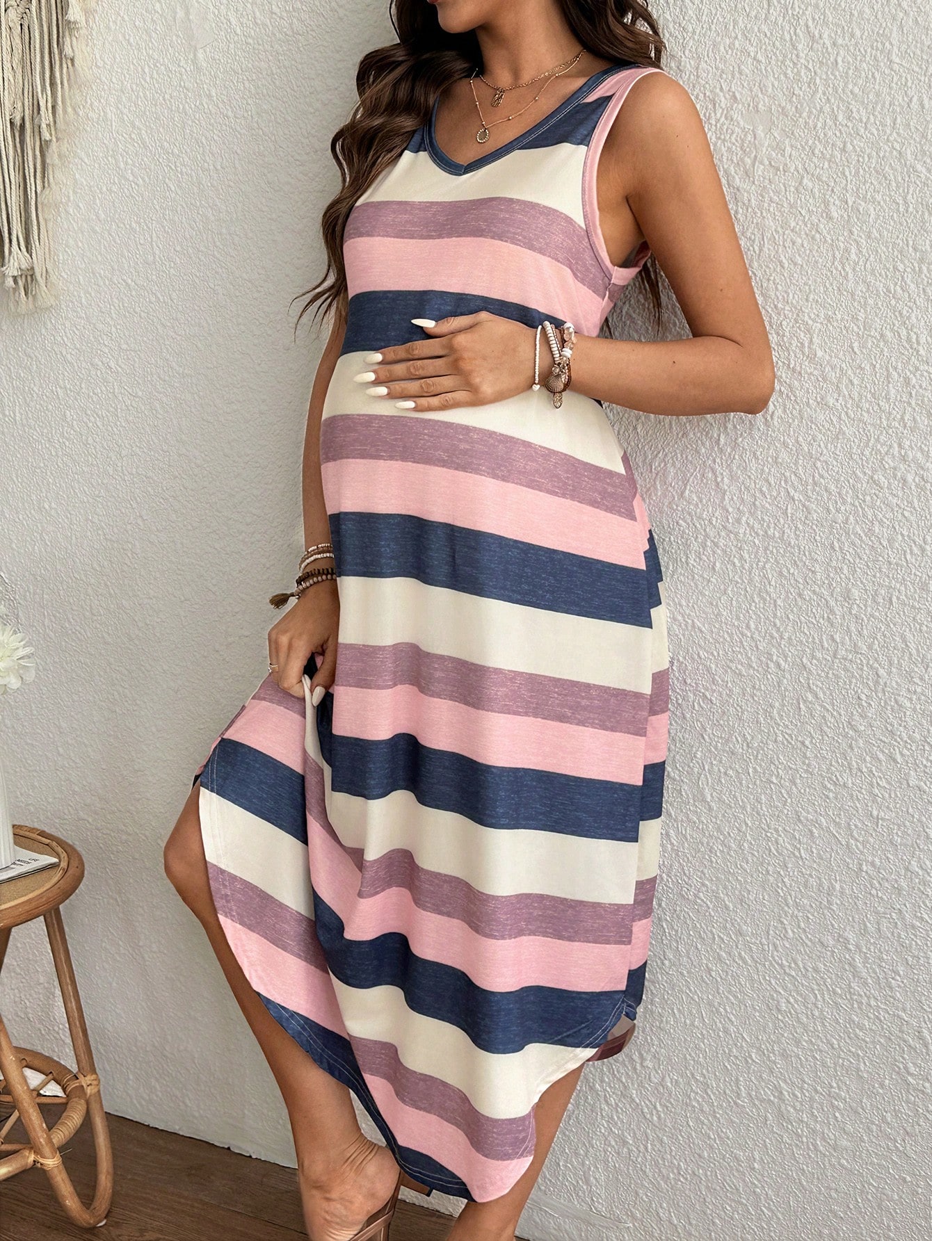 Rochie pentru gravide rochie casual roz și albastru cu dungi și decolteu în V