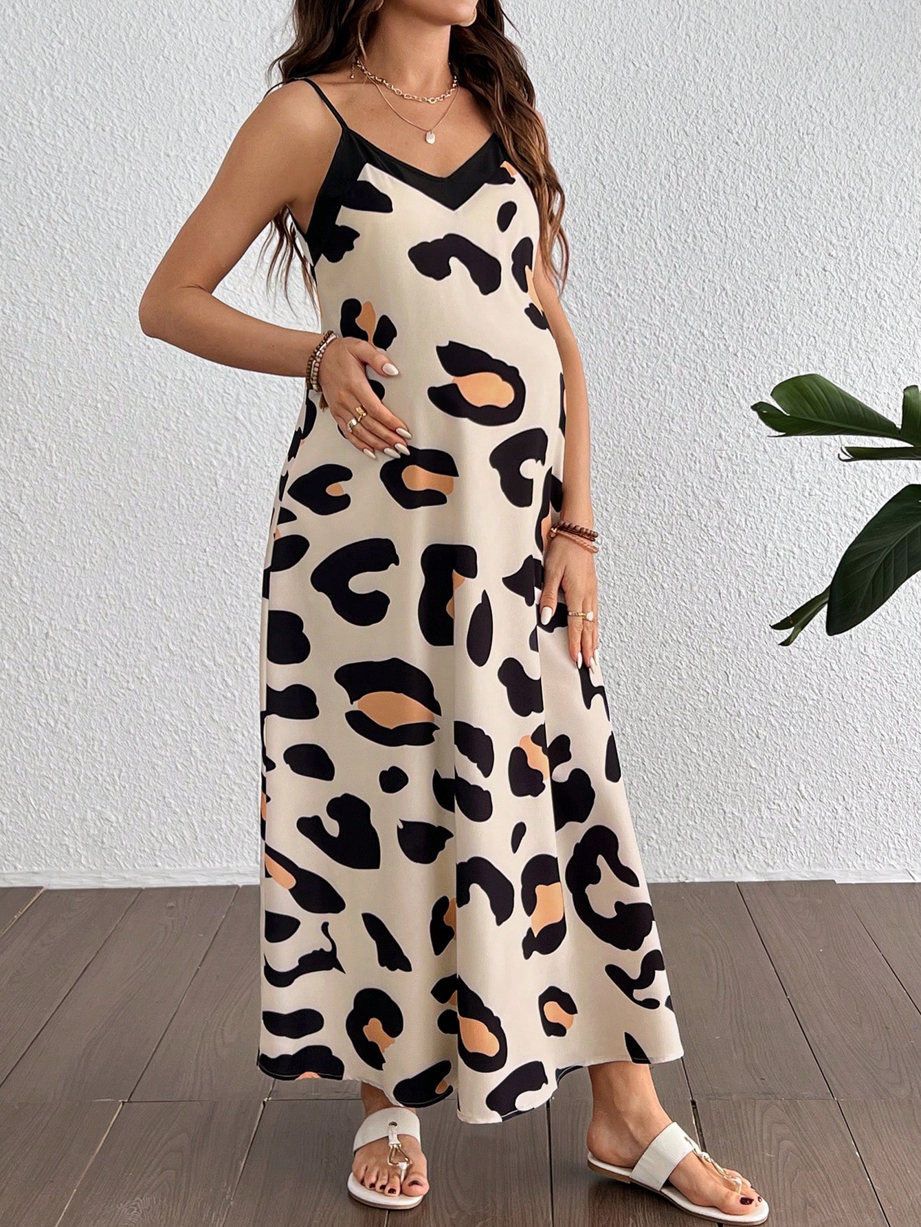 Rochie casual de maternitate leopard lejeră cu croială în V
