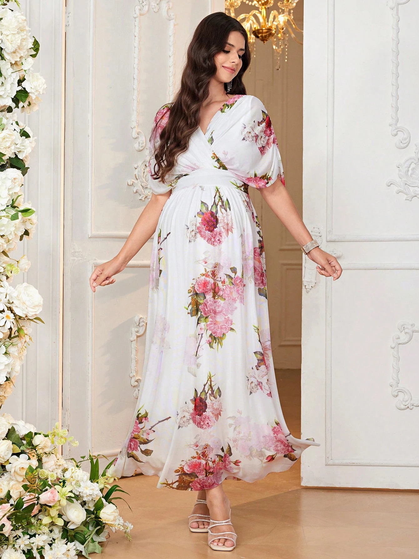 Kismama elegáns rózsa virágmintás v-nyakú, rövid ujjú, laza szabású kismamáknak való elegáns ruha, v-nyakú, rövid ujjú ruha, laza szabású kismamáknak