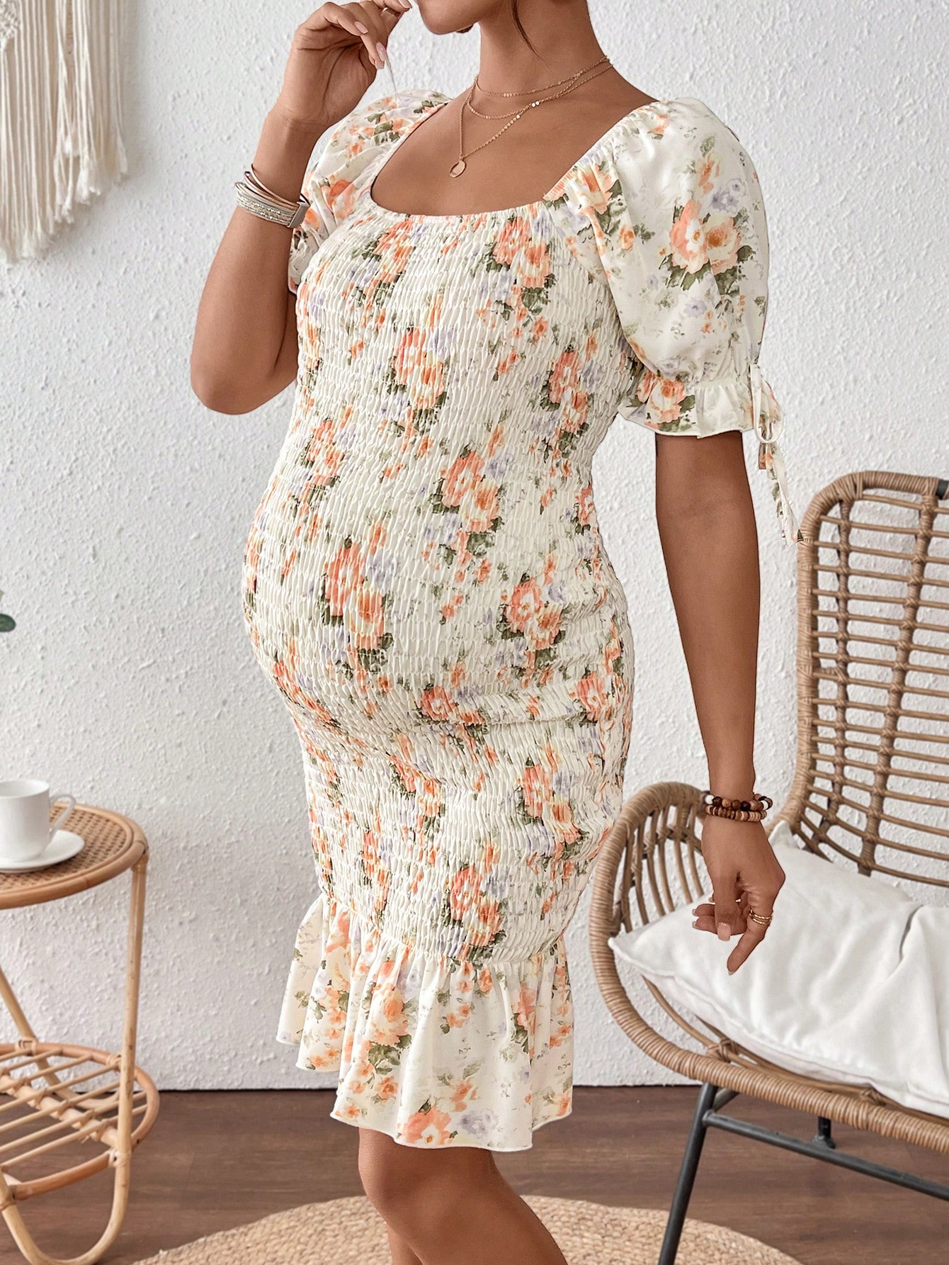 Rochie de maternitate cu mâneci bufante și decorațiuni cu nod cu fundiță, ajustată, cu flori ditsy