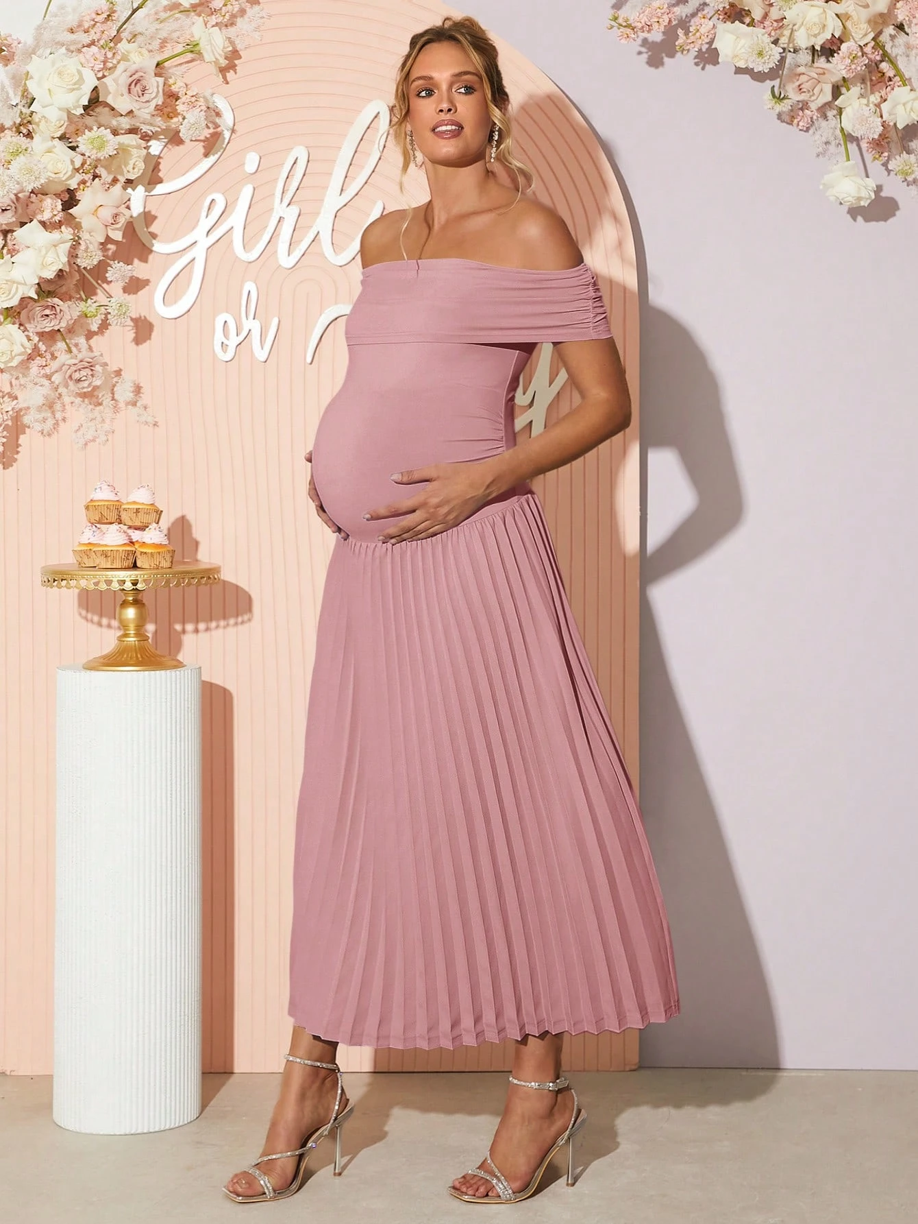 Kismama egyszínű egyszínű váll nélküli pliszírozott szegélyű elegáns ruha