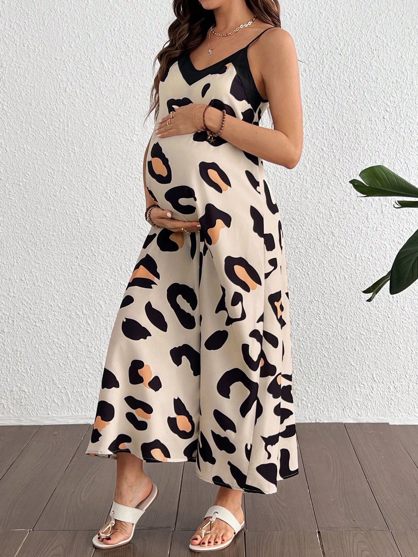 Rochie casual de maternitate leopard lejeră cu croială în V