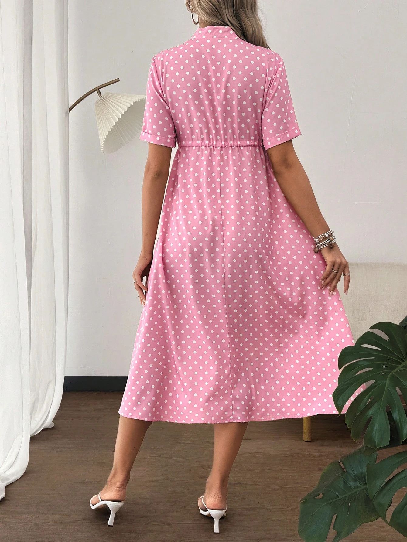 Rochie pentru gravide rochie midi cu decolteu în V și buton cu răsucire frontală cu buline