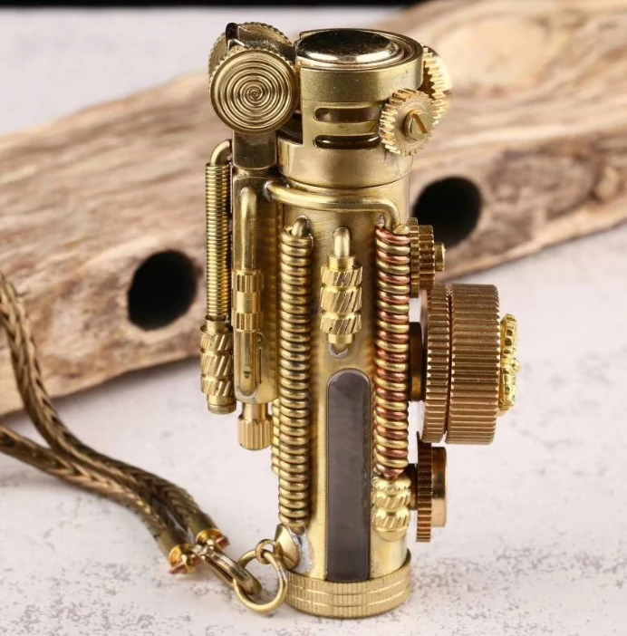 Håndlaget steampunk-messinglighter