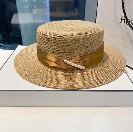 Elegantiška šiaudinė skrybėlė