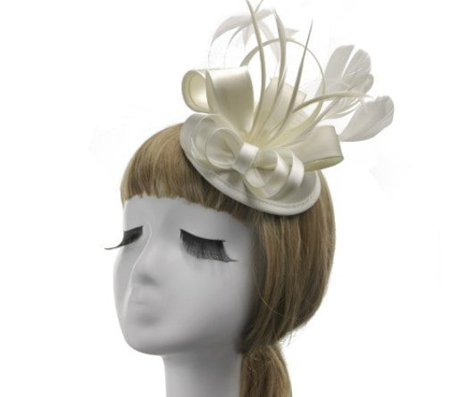 Fascinator skrybėlė su segtuku