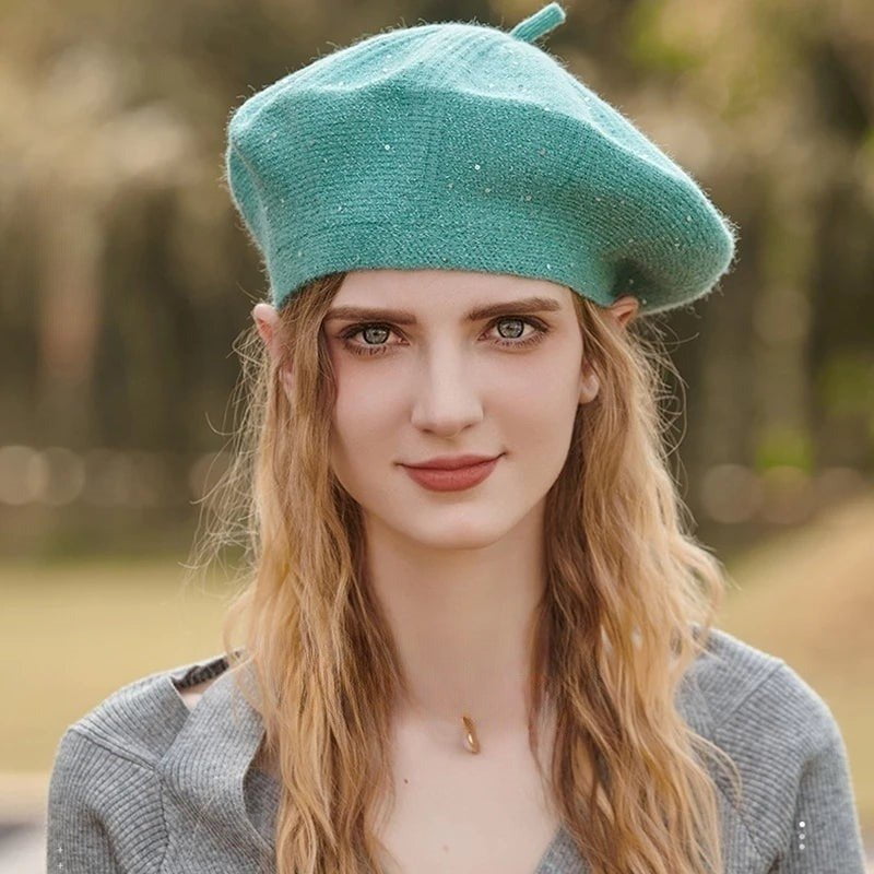 Moteriška aksominė beretė