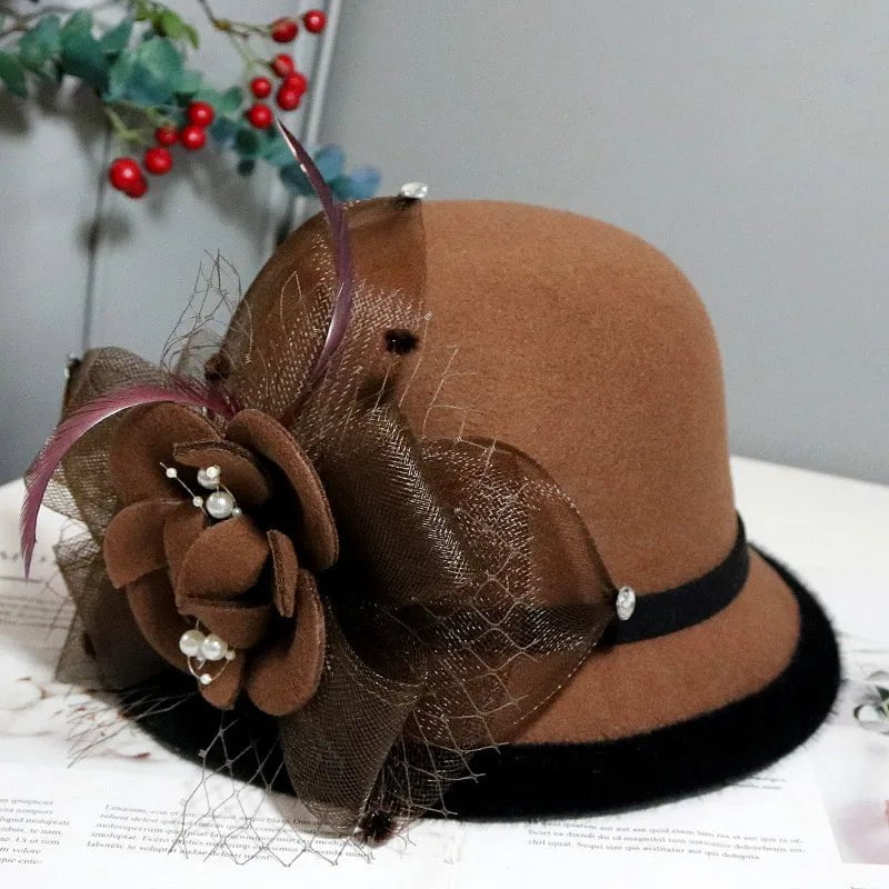 Dviejų atspalvių veltinio cloche skrybėlė