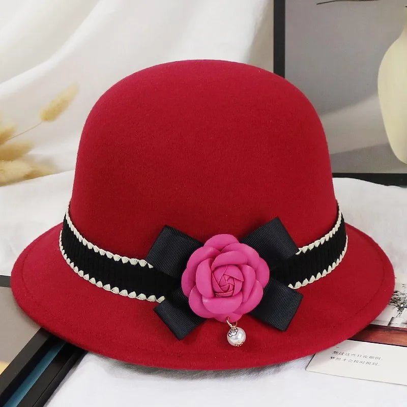 Prabangi vilnonė cloche kepurė