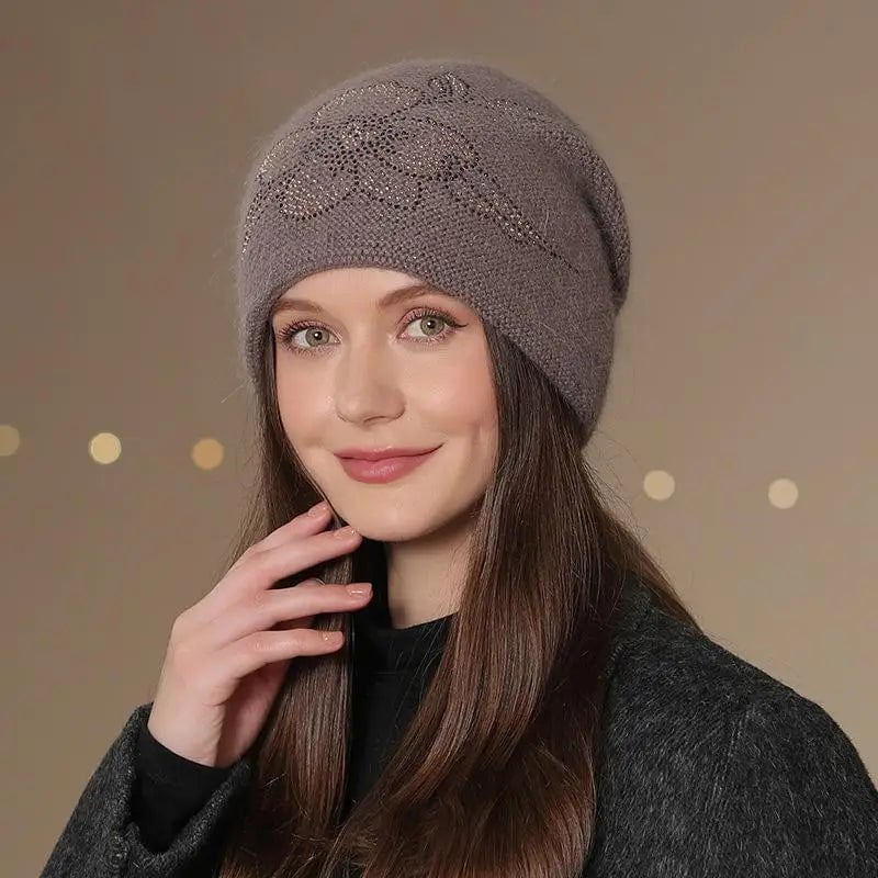 Moteriška akrilinė kepurė