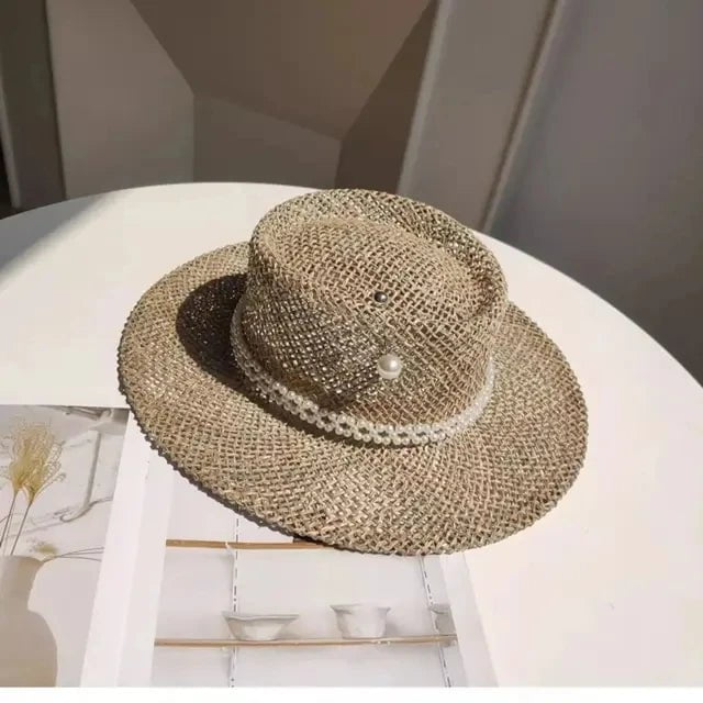 Plokščia šiaudinė skrybėlė