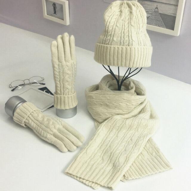 3 dalių kepurės, šaliko ir pirštinių rinkinys