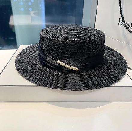 Elegantiška šiaudinė skrybėlė