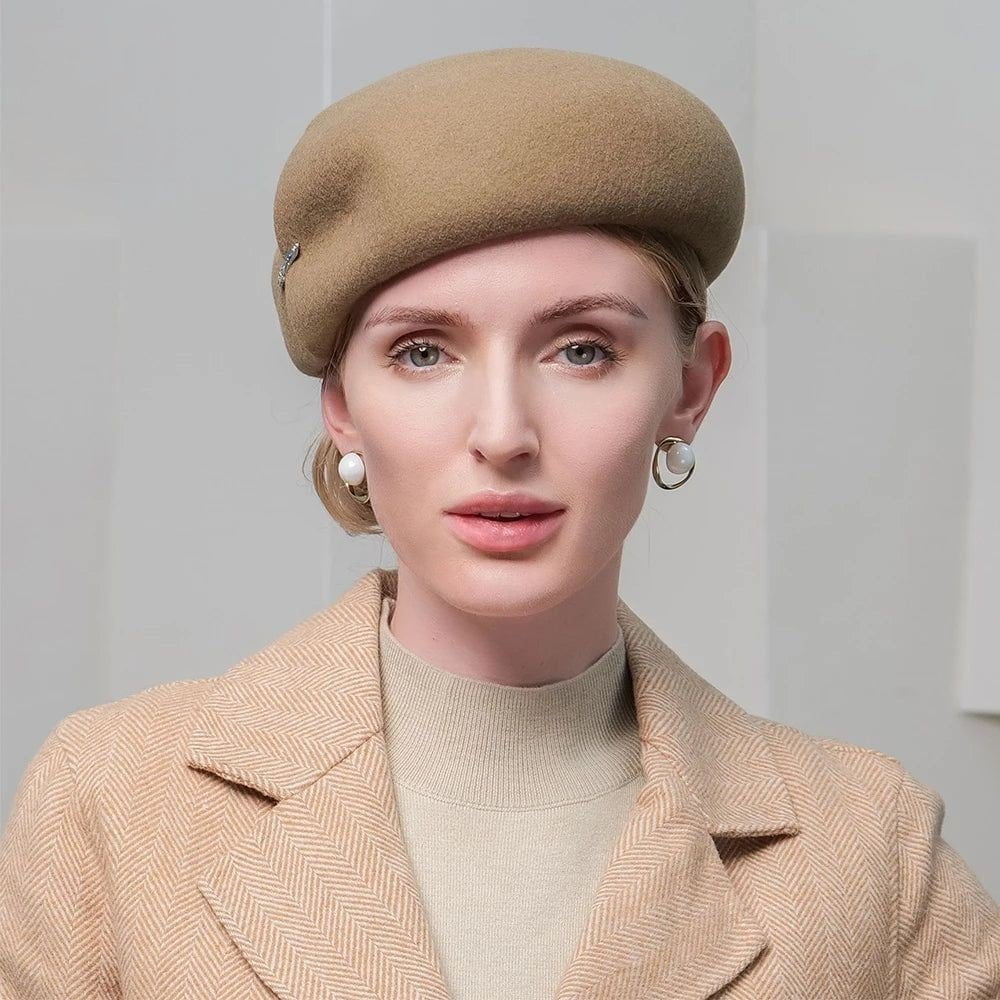 Moterų derliaus Fedora skrybėlė