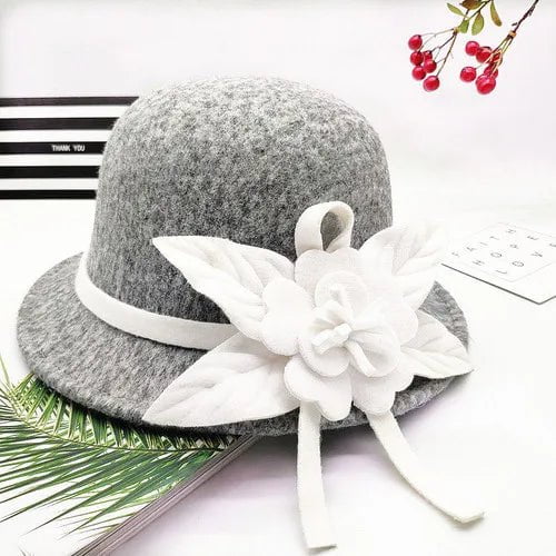 Elegantiška cloche skrybėlė
