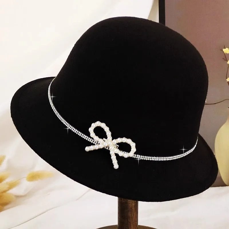 Elegantiška cloche skrybėlė