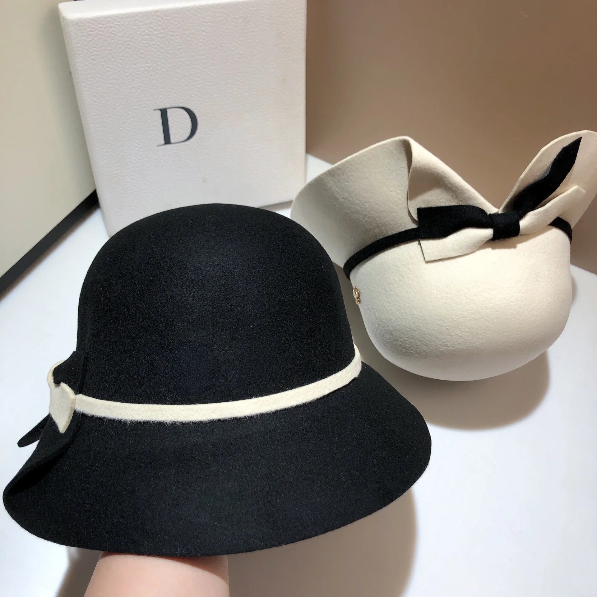 Australijos vilnos cloche kepurė