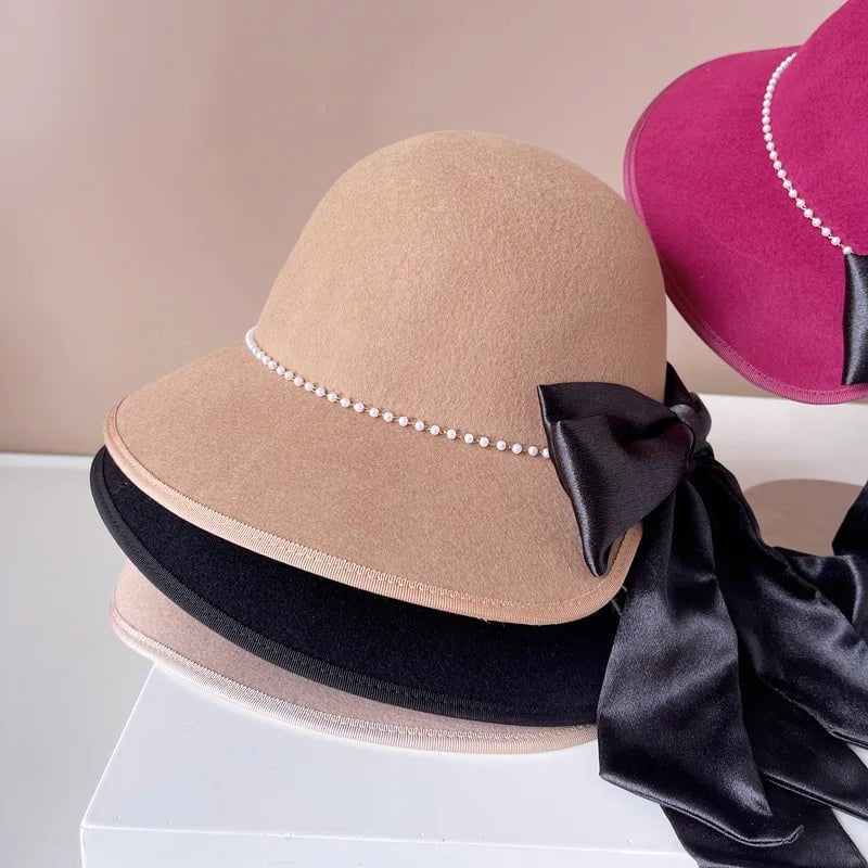 Cloche skrybėlė su kaspinu ir lankeliu