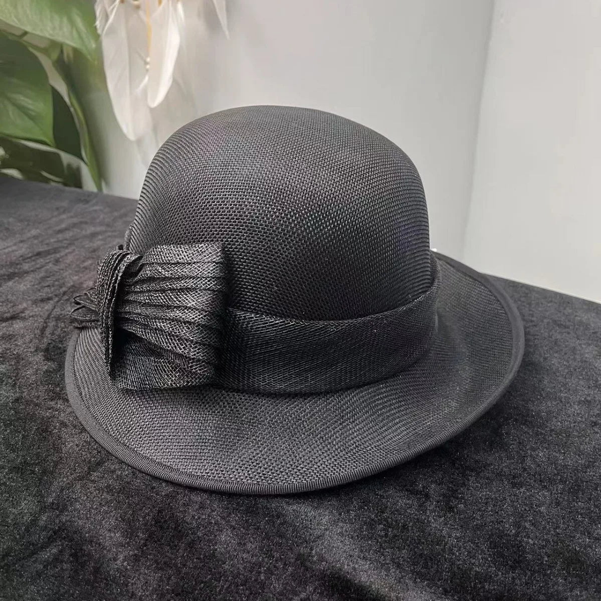 Klasikinė lininė cloche skrybėlė