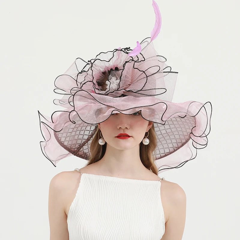 Elegantiška vestuvinė skrybėlė