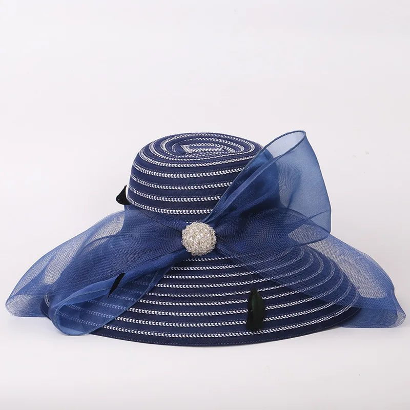 Elegantiška modernaus dizaino skrybėlaitė